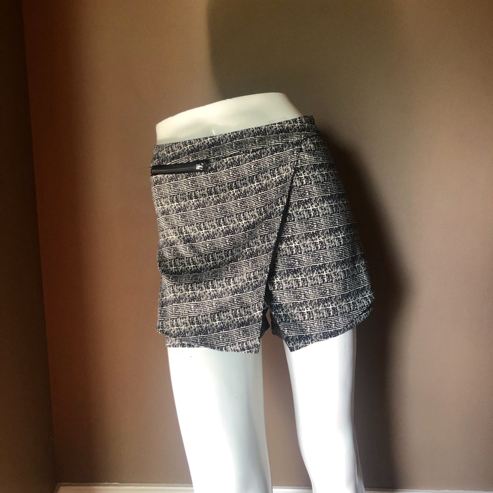 Fora Skort - image 4